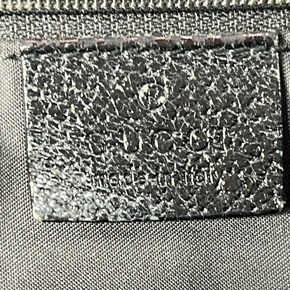 Gucci Jackie Black Nylon Pebbled Leather Black Metal Piston Closure Shoulder Bag - Picture 13 of 16